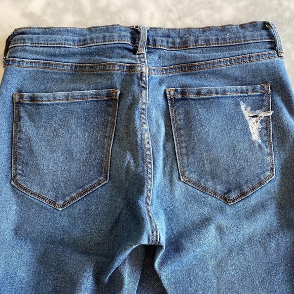 Banana Republic 'Skinny Ankle' Jean - Picture 6 of 7